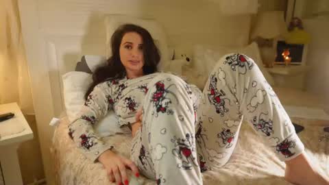 Snapshot of sweet_adelee chatting on 12.14.25 free online show from 12.14.25