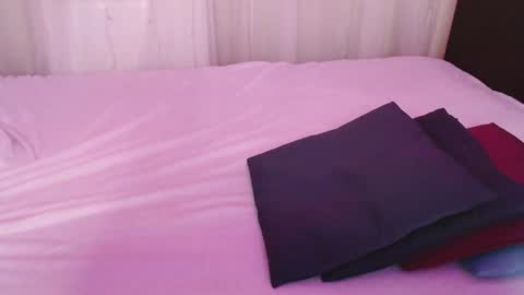 Snapshot of sweet_alica15 chatting on 12.18.24 Alice online show from 12.18.24