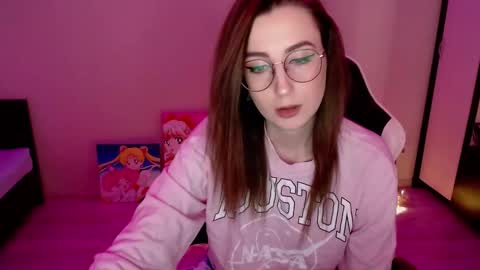 Snapshot of sweet_alica15 chatting on 02.18.25 Alice online show from 02.18.25