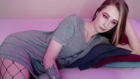 Snapshot of sweet_alica15 chatting on 06.17.26 Alice online show from 06.17.26