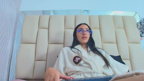 Amye  online show from 09.24.25