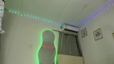 Snapshot of sweet_angelicaxxx chatting on 10.06.25 sweet_angelicaxxx online show from 10.06.25