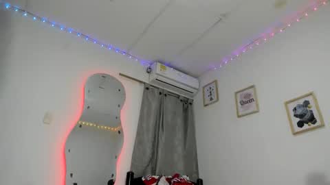 Snapshot of sweet_angelicaxxx chatting on 11.05.25 sweet_angelicaxxx online show from 11.05.25