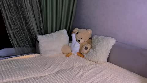 Snapshot of sweet_barbe chatting on 02.21.26 Alice online show from 02.21.26