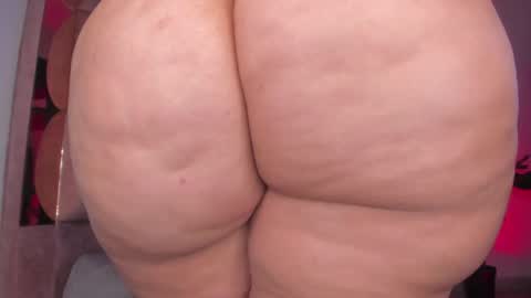 Snapshot of sweet_booty1 chatting on 04.29.26 Chelsy online show from 04.29.26