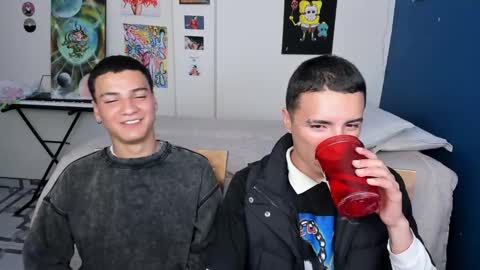 Snapshot of sweet_boys_xx chatting on 12.18.24 CristianBrayan PVT OPEN online show from 12.18.24