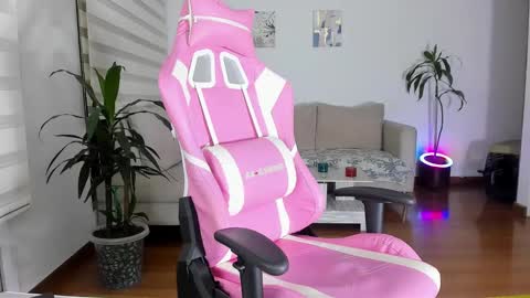 Snapshot of sweet_brunette88 chatting on 12.07.24 sweet_brunette88 online show from 12.07.24