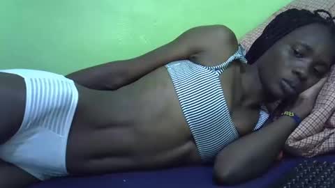 Snapshot of sweet_candie01 chatting on 10.07.25 sweet_candie01 online show from 10.07.25