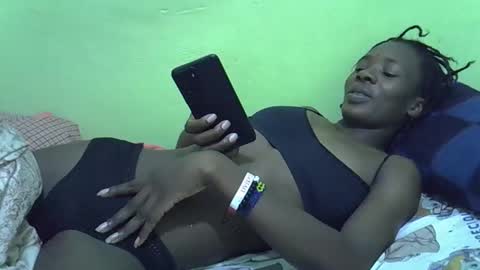 Snapshot of sweet_candie01 chatting on 11.24.25 sweet_candie01 online show from 11.24.25