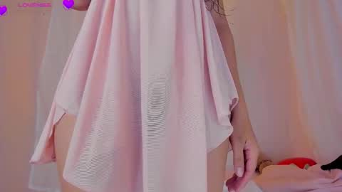 Snapshot of sweet_carine chatting on 09.23.25 camil online show from 09.23.25