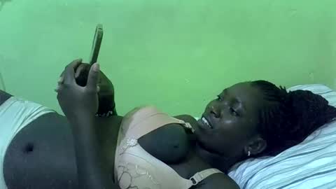 Snapshot of sweet_cherie1 chatting on 02.05.26 sweet_cherie1 online show from 02.05.26