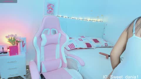 sweet_dania_ online show from 09.09.25