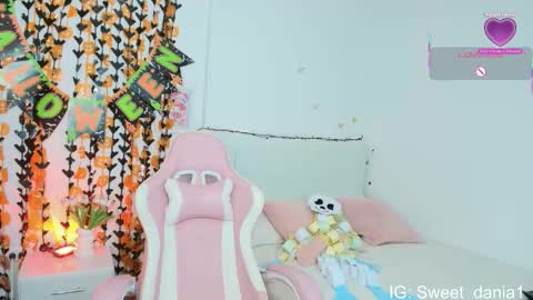 sweet_dania_ online show from 10.22.25
