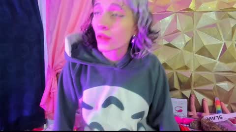  emmili  online show from 01.04.25