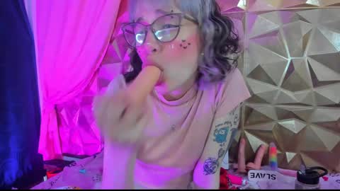  emmili  online show from 01.16.25