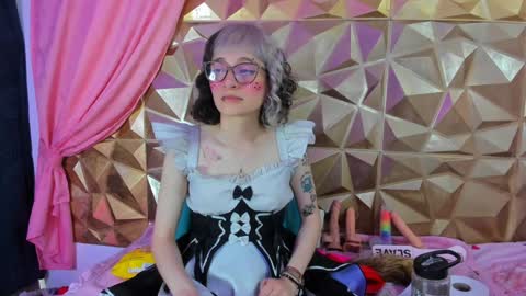  emmili  online show from 02.08.25