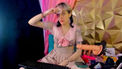  emmili  online show from 10.01.25