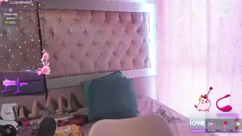 Snapshot of sweet_emmili chatting on 07.14.26 emmili online show from 07.14.26