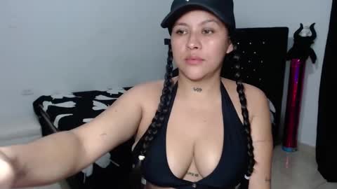 Snapshot of sweet_evil2025 chatting on 01.23.25 Diana online show from 01.23.25