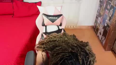 Snapshot of sweet_explotion chatting on 11.28.25 sweet thani online show from 11.28.25