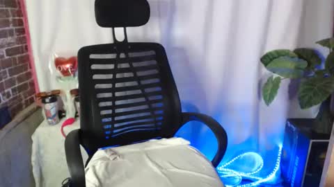 Snapshot of sweet_hanna22 chatting on 03.20.26 hanna mae online show from 03.20.26