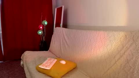 Molly online show from 12.22.25