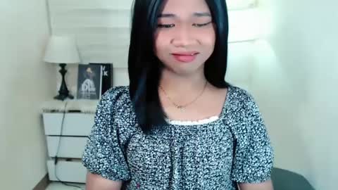 Snapshot of sweet_hoelly chatting on 02.21.25 Slutty Shannel online show from 02.21.25