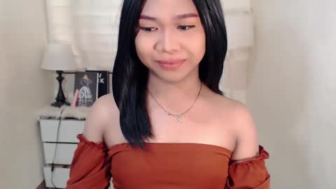 Snapshot of sweet_hoelly chatting on 02.22.25 Slutty Shannel online show from 02.22.25