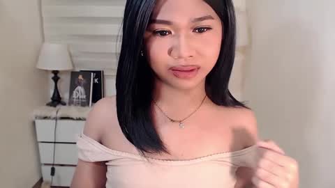 Snapshot of sweet_hoelly chatting on 02.24.25 Slutty Shannel online show from 02.24.25