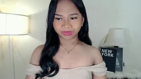 Snapshot of sweet_hoelly chatting on 03.06.25 Slutty Shannel online show from 03.06.25