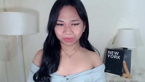 Snapshot of sweet_hoelly chatting on 03.10.25 Slutty Shannel online show from 03.10.25