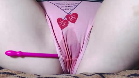 Snapshot of sweet_kitten25 chatting on 12.13.24 Kitten online show from 12.13.24