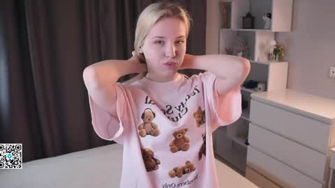 Lily online show from 04.29.26