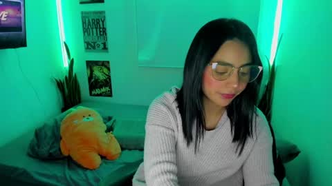 Snapshot of sweet_lina1 chatting on 04.21.26 Lina online show from 04.21.26