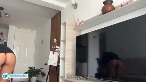 Snapshot of sweet_littleee chatting on 10.02.25 free private online show from 10.02.25