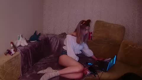Snapshot of sweet_mol1y chatting on 09.23.25 sweet_mol1y online show from 09.23.25