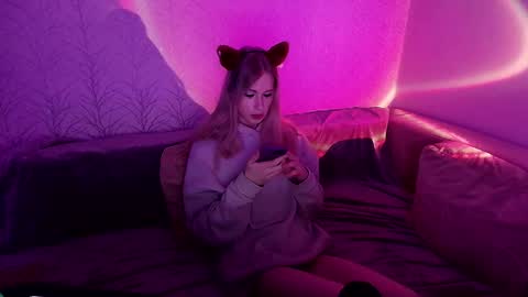 Snapshot of sweet_mol1y chatting on 10.07.25 sweet_mol1y online show from 10.07.25