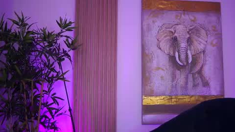 Snapshot of sweet_obsession_xo chatting on 10.04.25 Lilly online show from 10.04.25