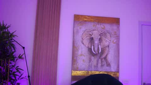 Snapshot of sweet_obsession_xo chatting on 10.12.25 Lilly online show from 10.12.25