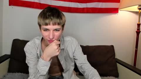 Snapshot of sweet_peach__ chatting on 12.05.24 kira online show from 12.05.24