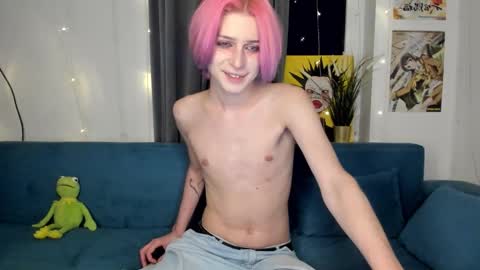 Snapshot of sweet_peach__ chatting on 10.07.25 kira online show from 10.07.25