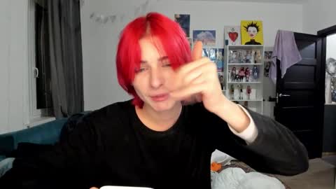 Snapshot of sweet_peach__ chatting on 11.14.25 kira online show from 11.14.25