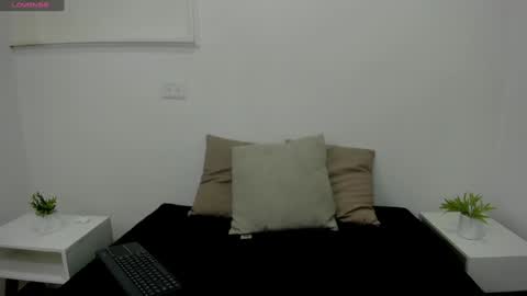 Snapshot of sweet_quinn_ chatting on 01.13.25 Sweet Quinn online show from 01.13.25