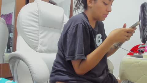 sweet_robyn online show from 12.05.24