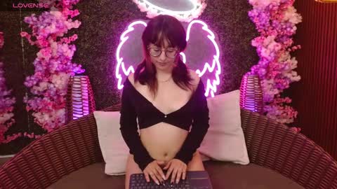 Snapshot of sweet_roxanee chatting on 02.10.26 Roxanee online show from 02.10.26