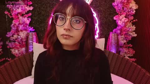 Snapshot of sweet_roxanee chatting on 02.11.26 Roxanee online show from 02.11.26