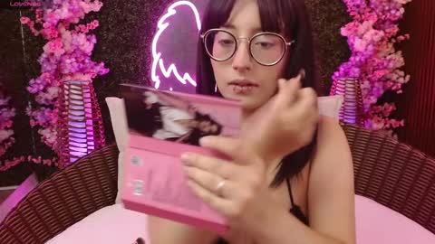 Snapshot of sweet_roxanee chatting on 02.25.26 Roxanee online show from 02.25.26