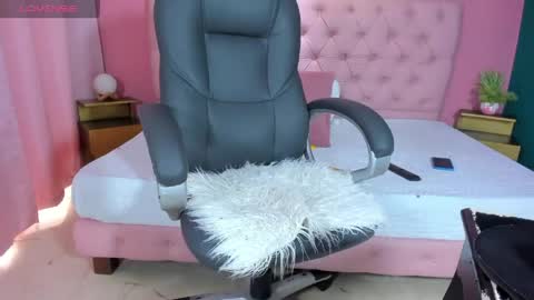 Yeileen online show from 05.20.26