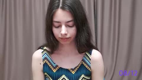 Snapshot of sweet_sweet_angel chatting on 12.08.24 Angel online show from 12.08.24