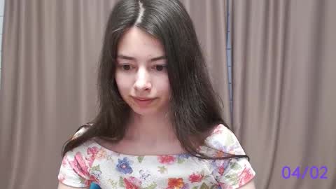 Snapshot of sweet_sweet_angel chatting on 02.04.25 Angel online show from 02.04.25